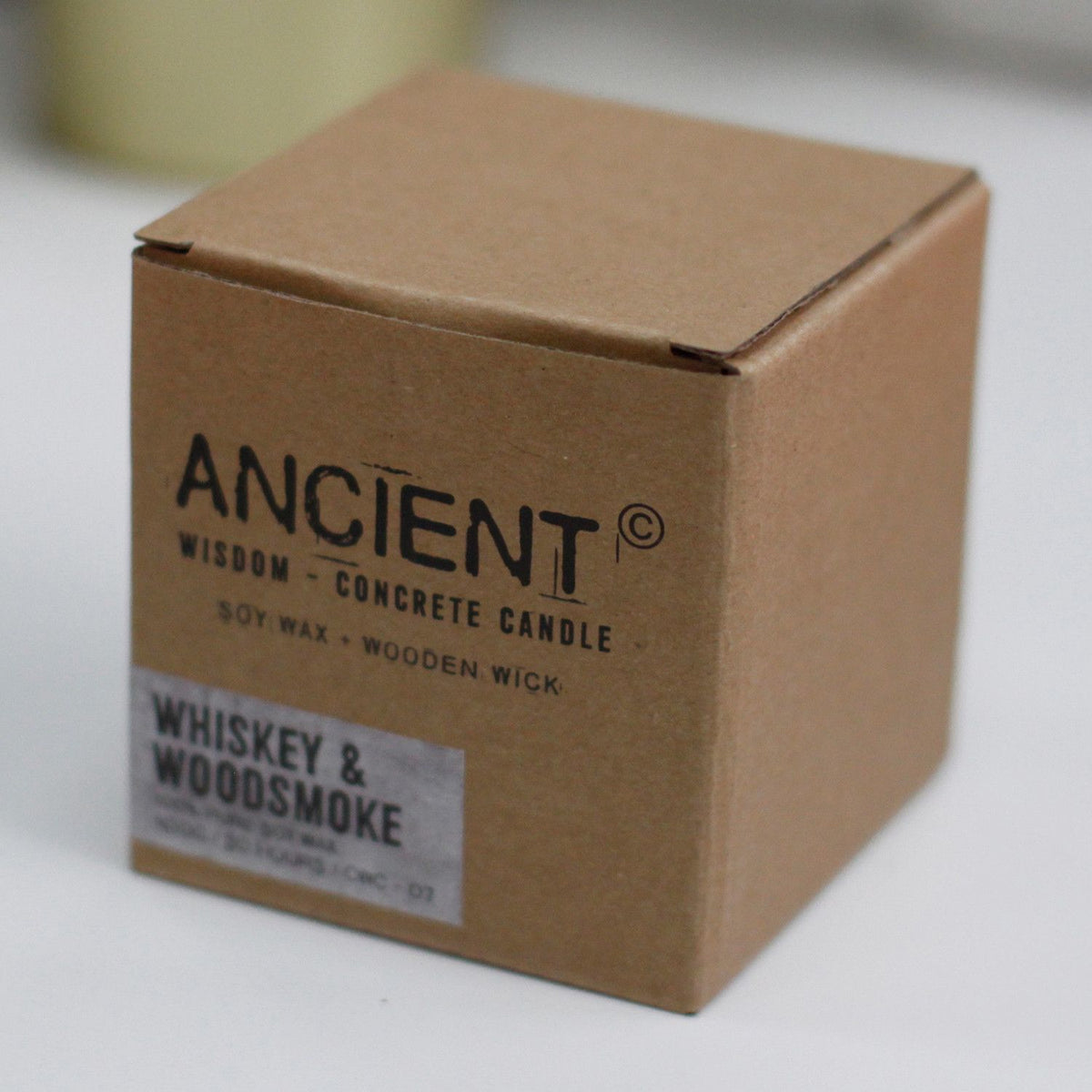 Concrete Wooden-Wick Candle – Sea Moss & Herbs - Close-up detail - ORIVON Collection