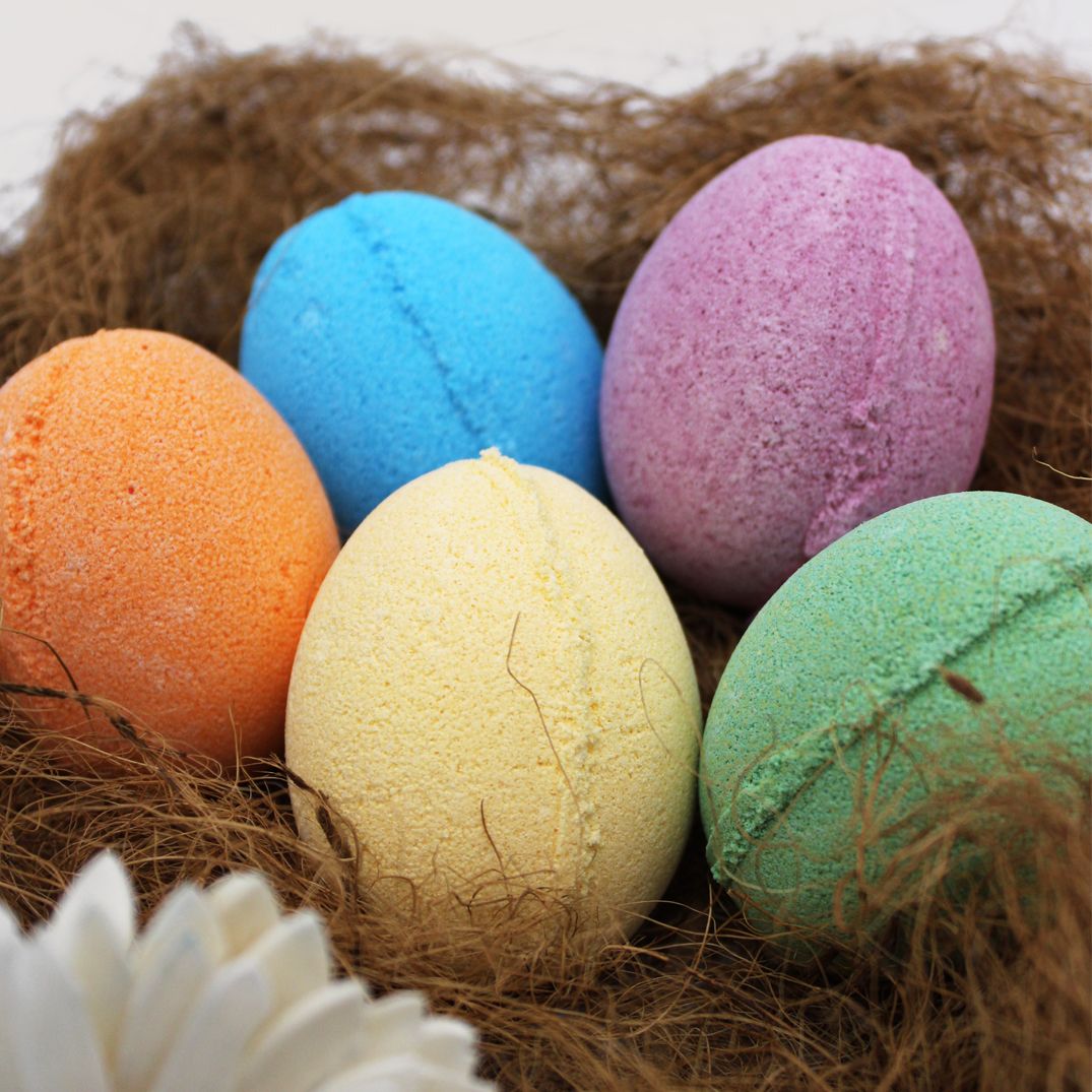 Bath Eggs in a Tray – Cherry egg-shaped bath bombs – view 2