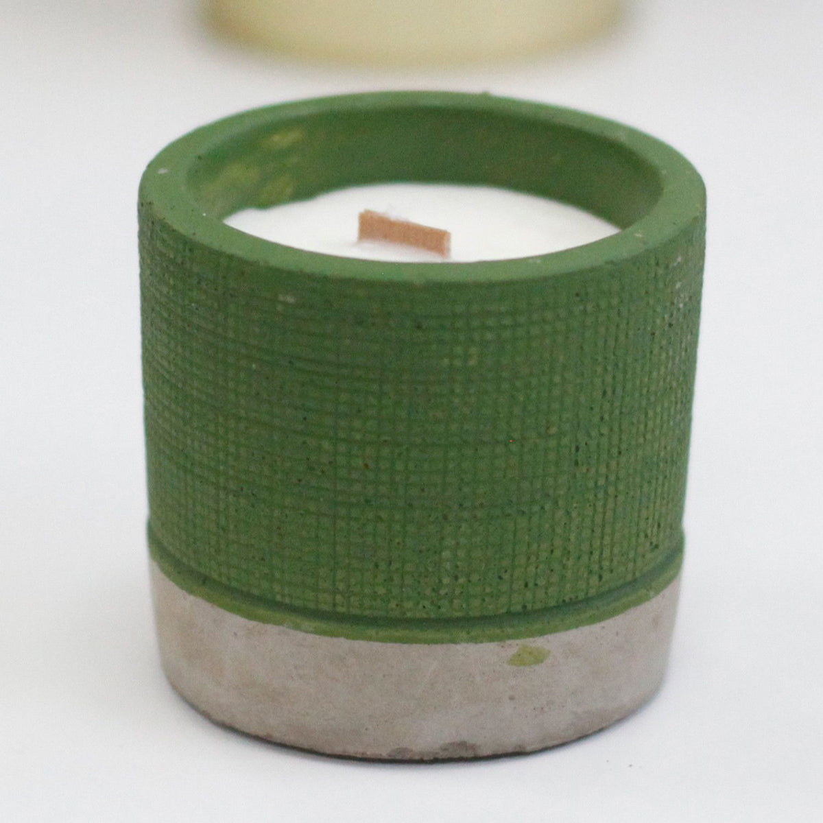 Concrete Wooden-Wick Candle – Sea Moss & Herbs - Size reference - ORIVON Collection